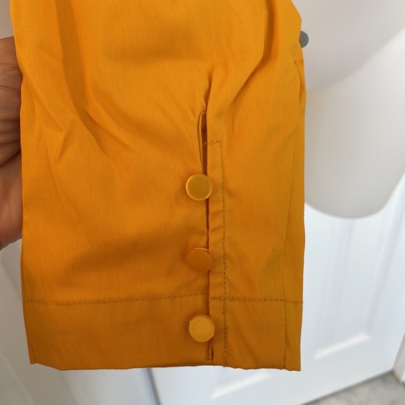 LEVI’S slight crop Junie Mutton Puff long sleeve blouse top Mustard size Large - Picture 5 of 12